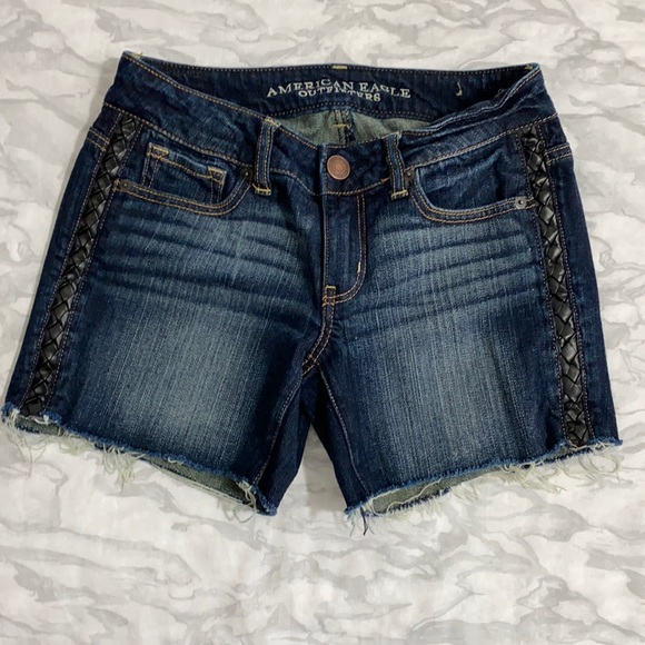 American Eagle Outfitters, dark washed denim shorts, size US2 - Picture 1 of 2